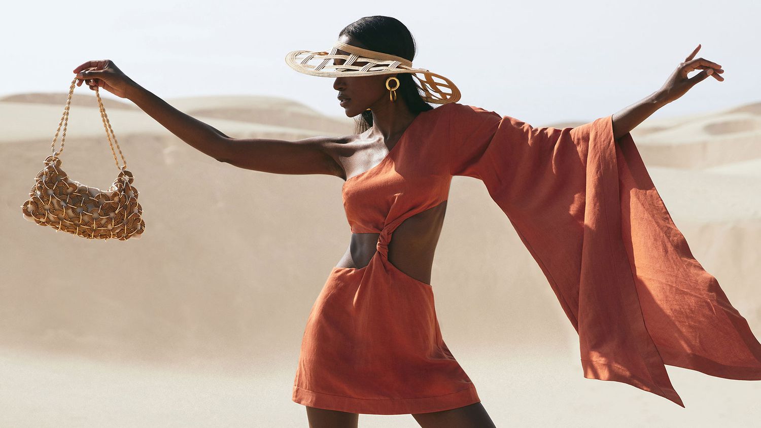 Cult Gaia Set: The Must-Have Trend for Effortless Summer Style