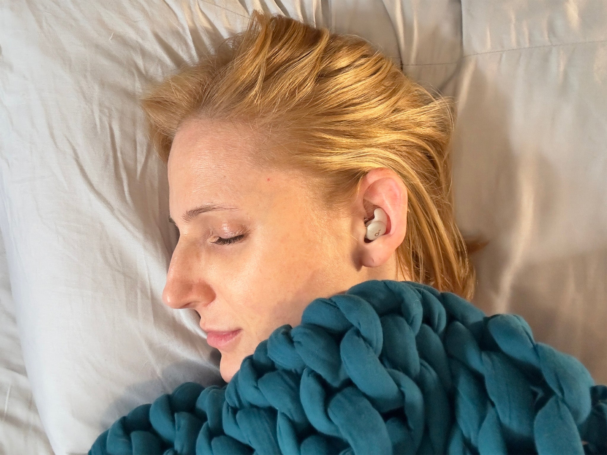 SleepPhones Review 2025: Are They Best for Side Sleepers and Comfort?