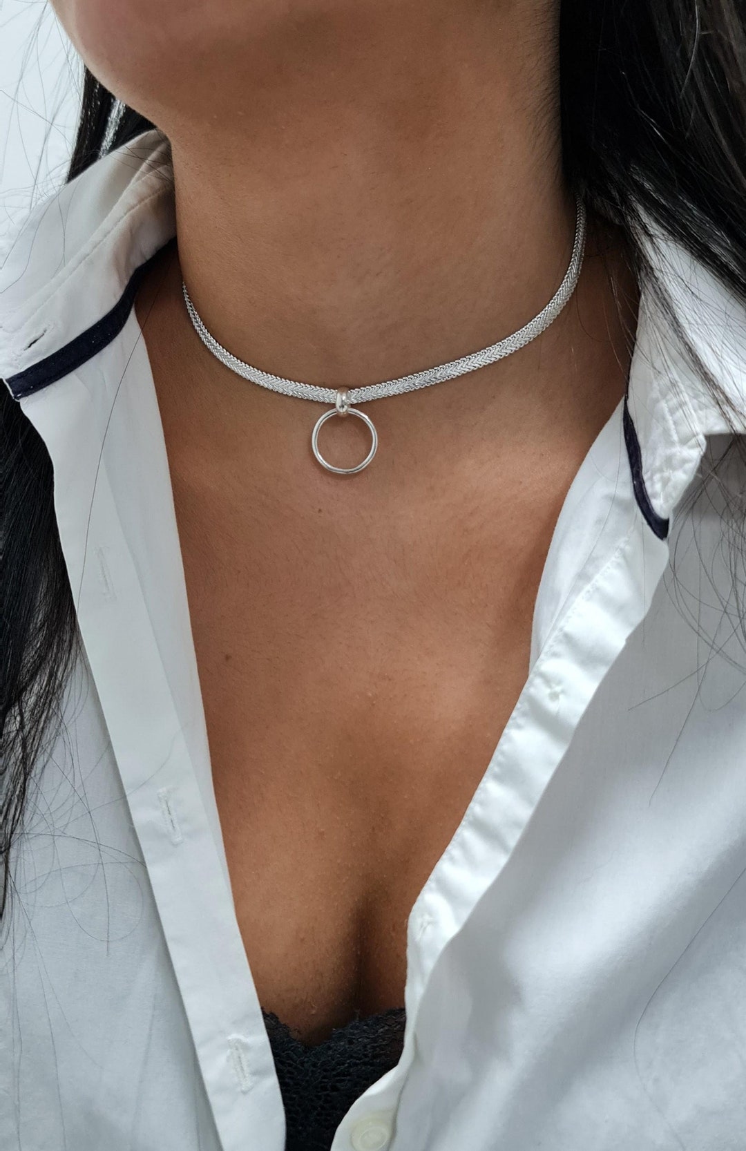 Perfect Elegant Day Collars: Discreet & Sophisticated