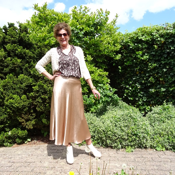 Turn Heads: Freaky Skirts for Summer Outfits Inspiration
