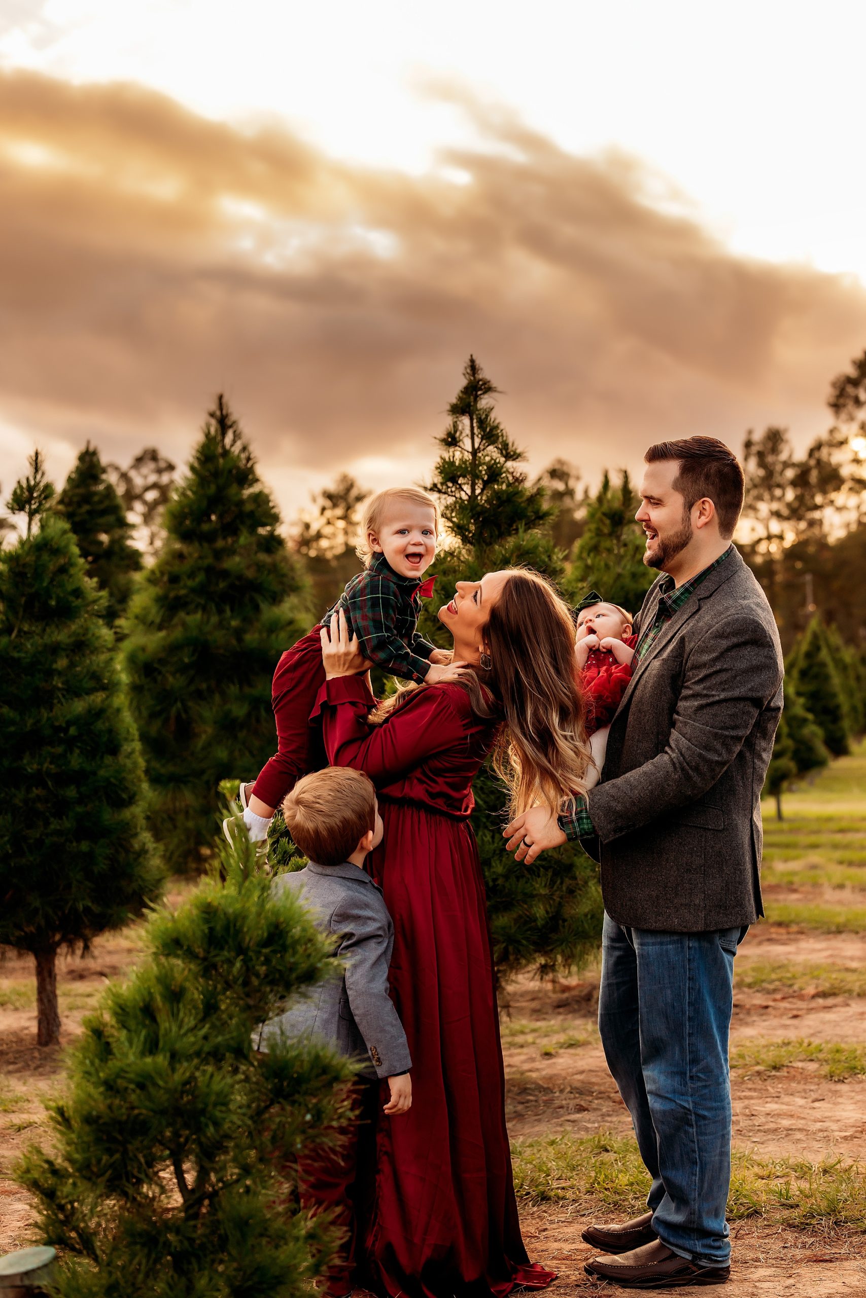 Fall Color Palette for Family Pictures: 10 Stunning Ideas