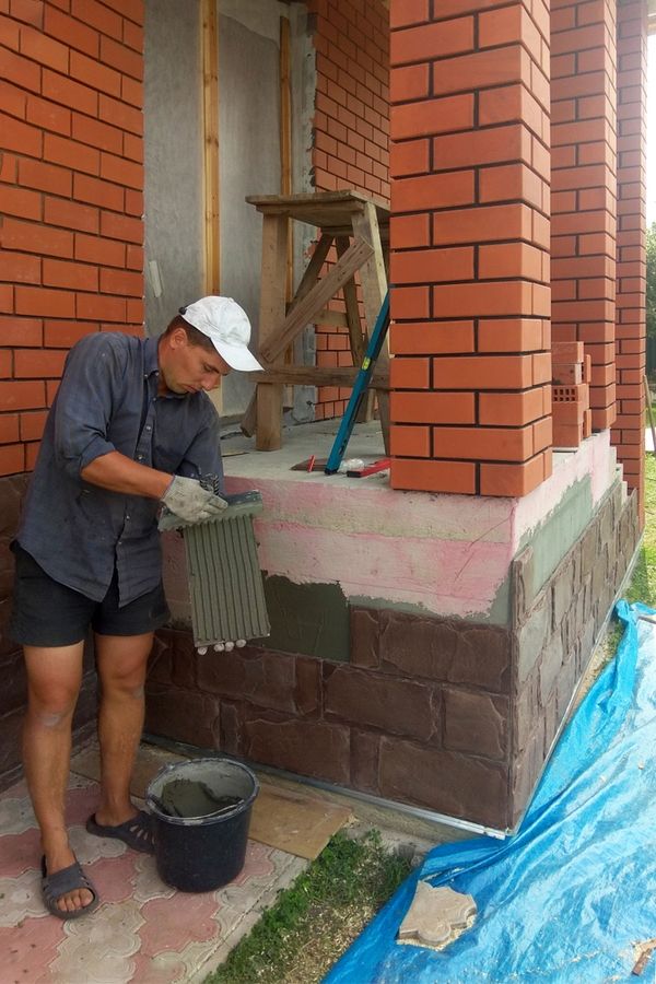 Creative House Skirt Ideas That Hide Ugly Foundations
