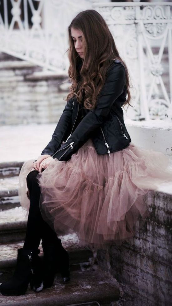 Turn Heads: Freaky Skirts for Summer Outfits Inspiration