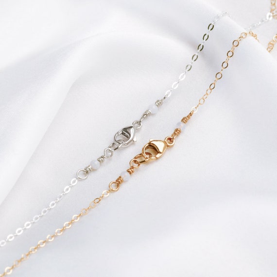 Perfect Elegant Day Collars: Discreet & Sophisticated