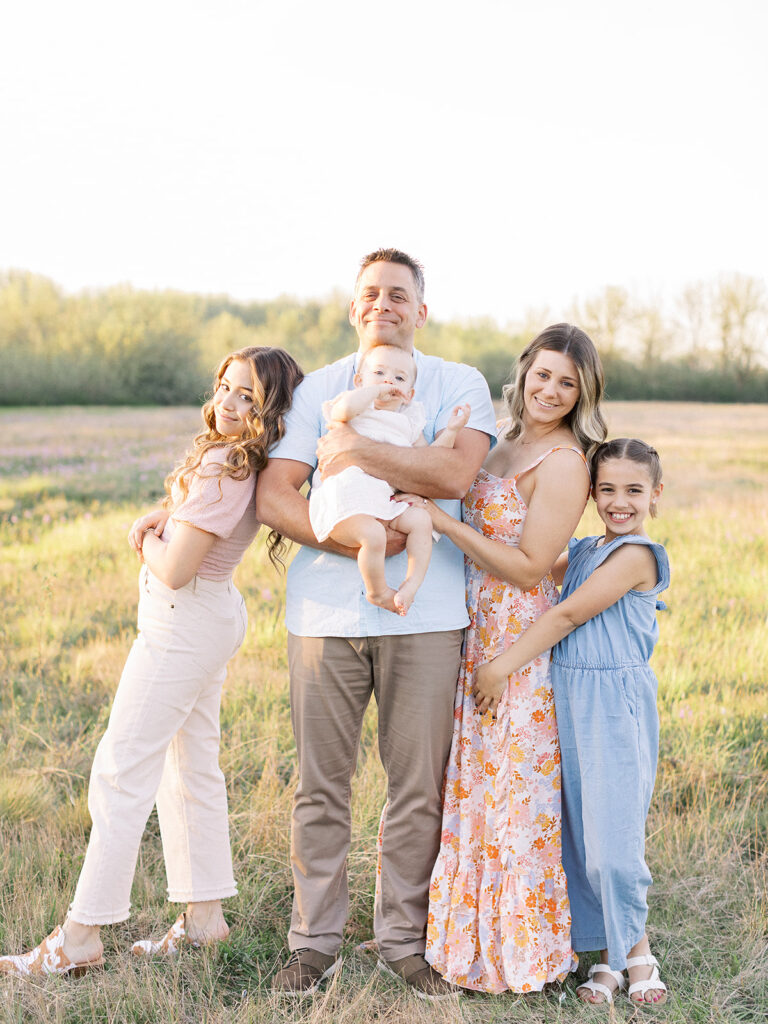 Stylish Family Photo Outfit Ideas Spring for Your Family