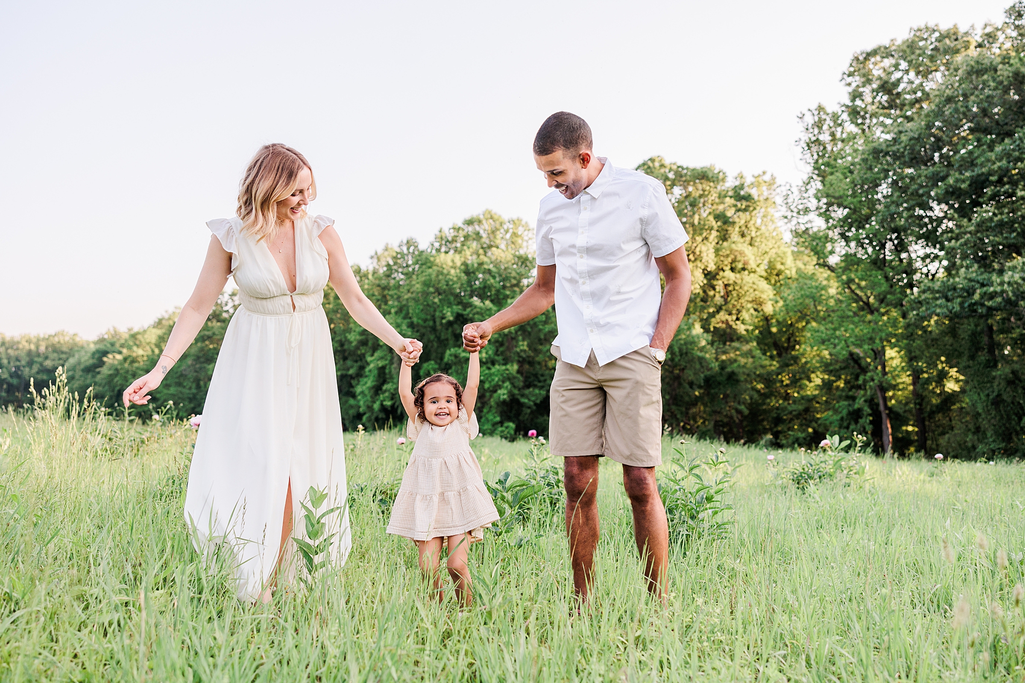 Spring Family Picture Outfit Ideas: Pastel Color Schemes & Florals