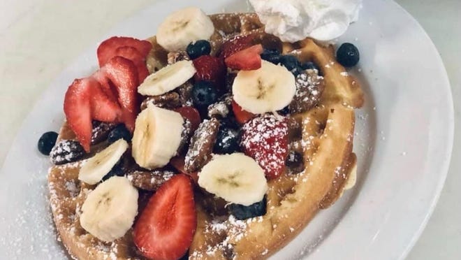 Blu Jelly Reviews: Is This Naples Spot Worth the Hype?