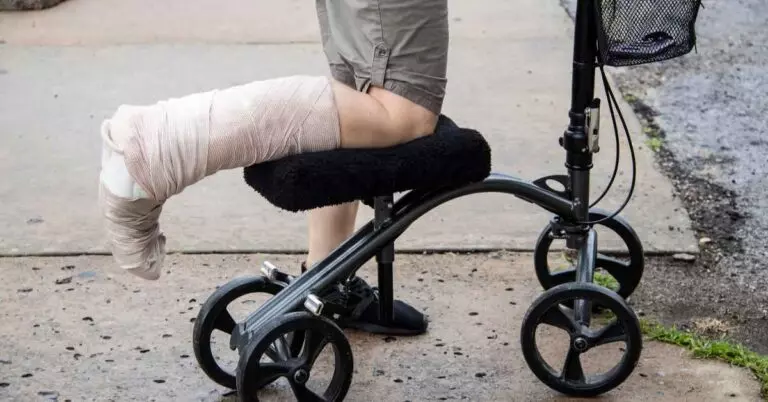 Best Seated Knee Walker 2025: Top Picks & Reviews