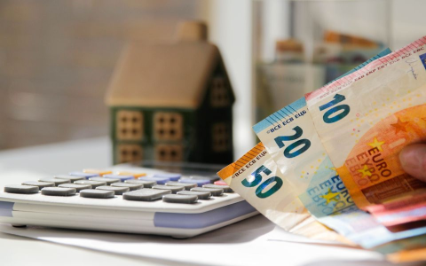 Why You Should Never Pay Suppliers in Your Home Currency